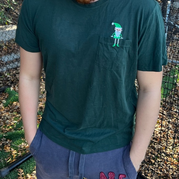 THE ELF BUDDY OMG SANTA MEN T SHIRT OLD NAVY POCKET MONSTER GREEN CHRISTMAS TREE - Picture 5 of 16